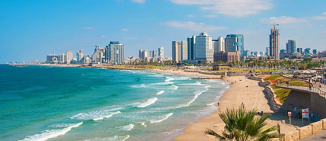 На побережье какого моря стоит Тель-Авив?